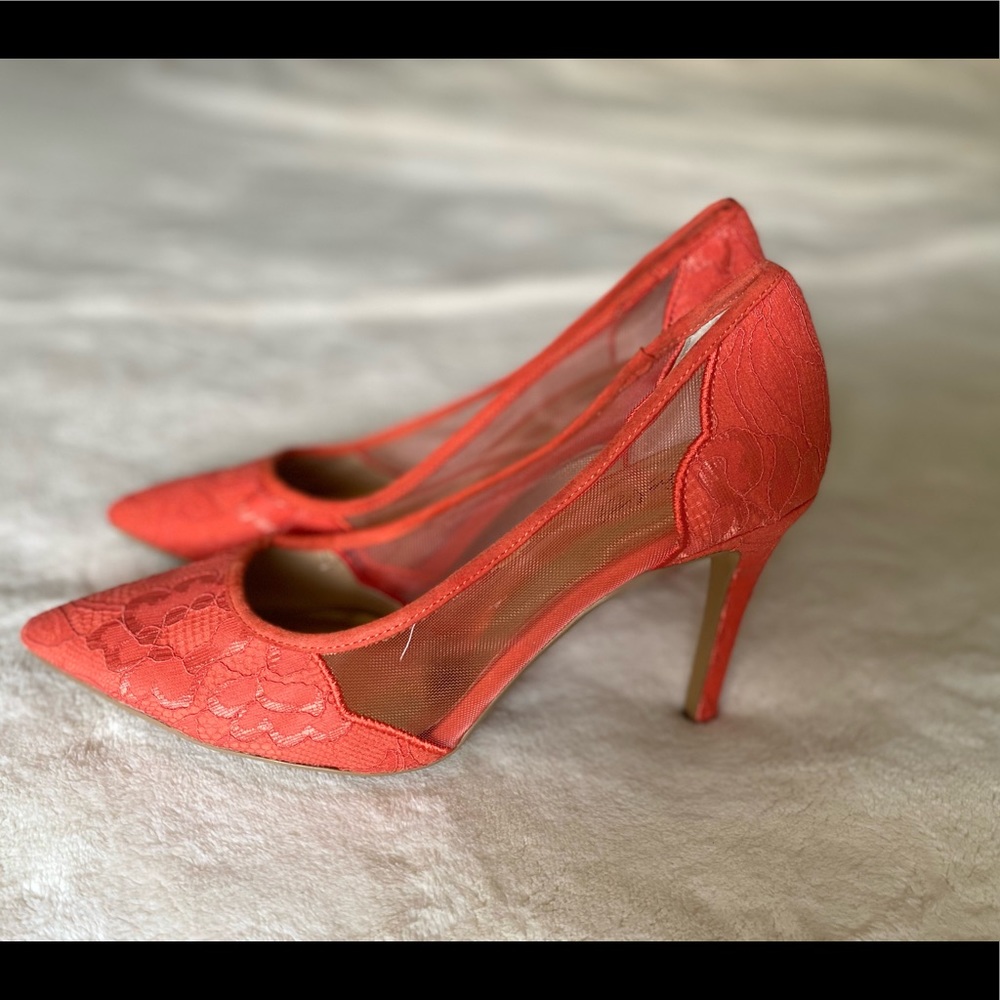 Thalia Sodi shoe
